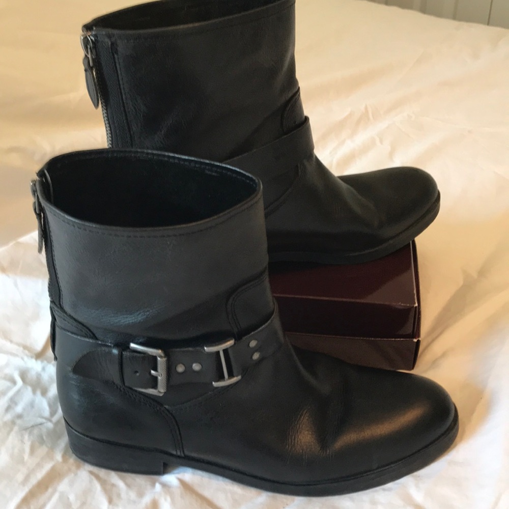 FRANCO SARTO Black Leather Ankle Boots